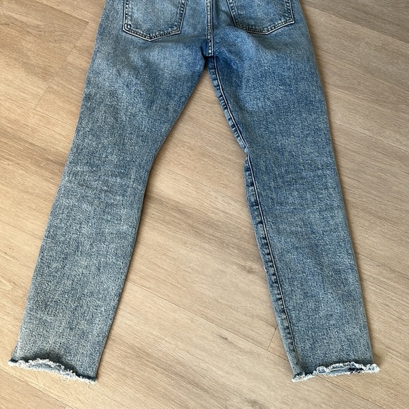 AO.LA Alice +Olivia denim jeans with multi colored grommets. Women’s size 25 - Picture 9 of 9